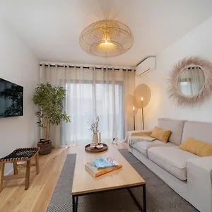  Appartement Elegant T2 A Endoume Avec Terrasse