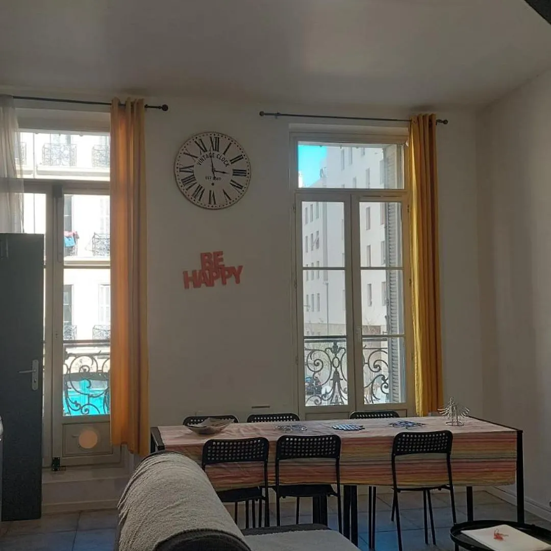 L\'Haussmannien 65, 4 Chambres, 10 Couchages location
